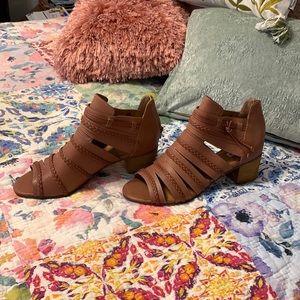 NWOT Not Rated shoes. Size 11. App. 2 1/2” heel. Blush/pink colored.